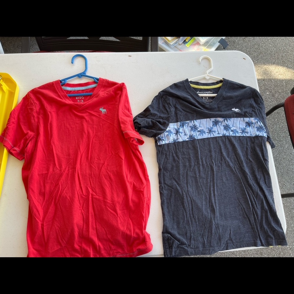 Abercrombie Boys A&F Logo V Neck T-Shirt, Red shirt & Back shirt  15/16